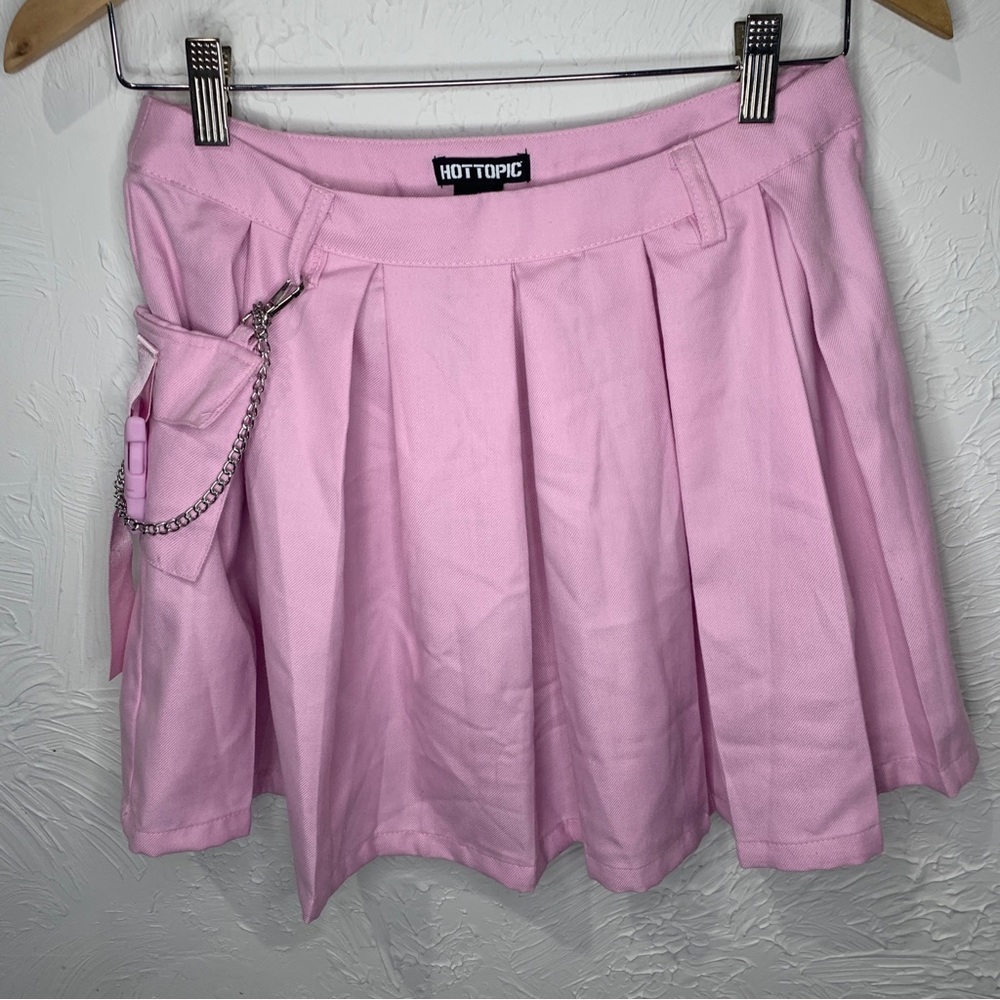 Hot Topic Womens Pleated Cargo Mini Skirt Size Small Pastel Pink Chain